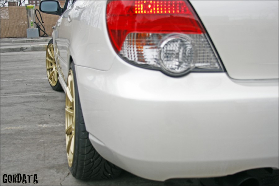 Subaru Impreza roues Rota G-force R18 9J ET35 225/40 WRX Wagon 