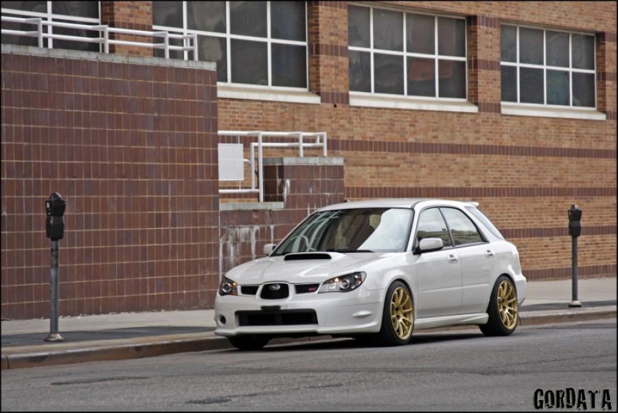 Subaru Impreza roues Rota G-force R18 9J ET35 225/40 WRX Wagon 