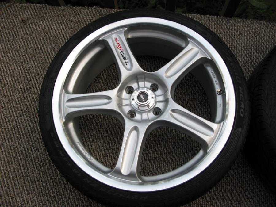 Toyota Yaris roues RH Evolution TRD R18 7.5J ET42 215/35