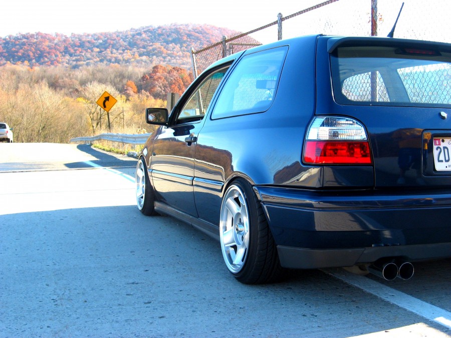 Volkswagen Golf MK3 roues Schmidt Modern Line Revolution R16 9J ET25 205/40 ET15