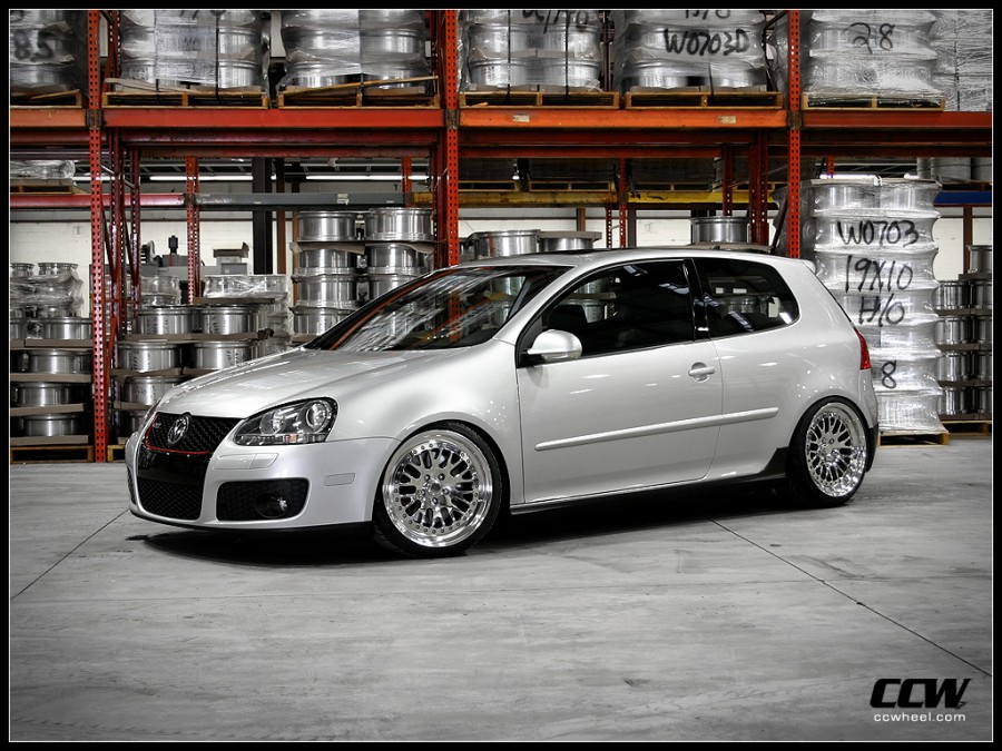Volkswagen Golf roues CCW Classic R18 8.5J ET38 215/40 9.5J ET44 225/40