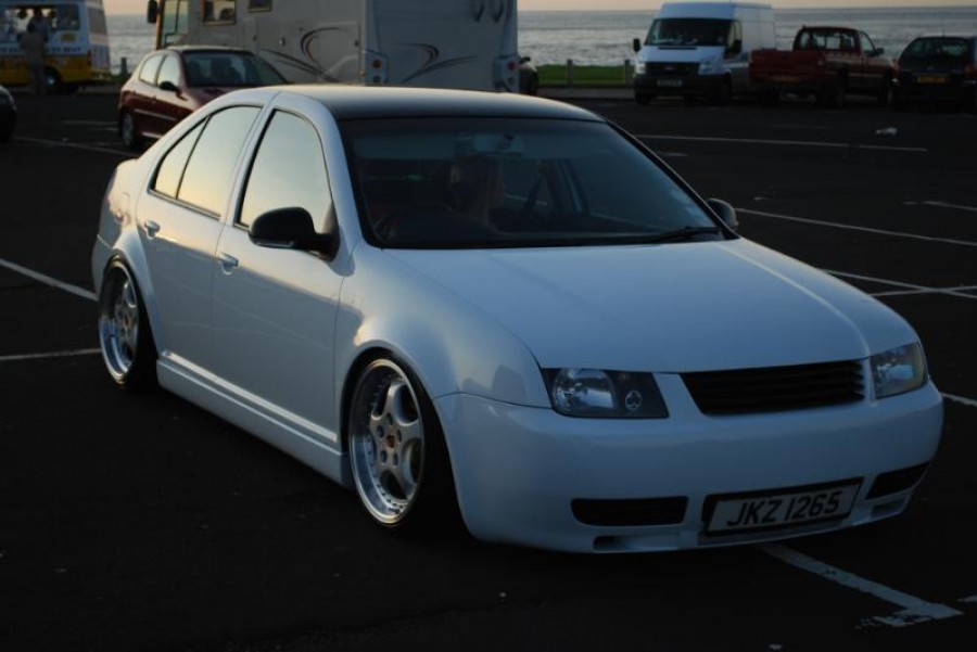 Volkswagen Jetta MK4/A4, Typ 1J roues Keskin KT2 R18 8.5J ET52 215/35 9.5J 225/35