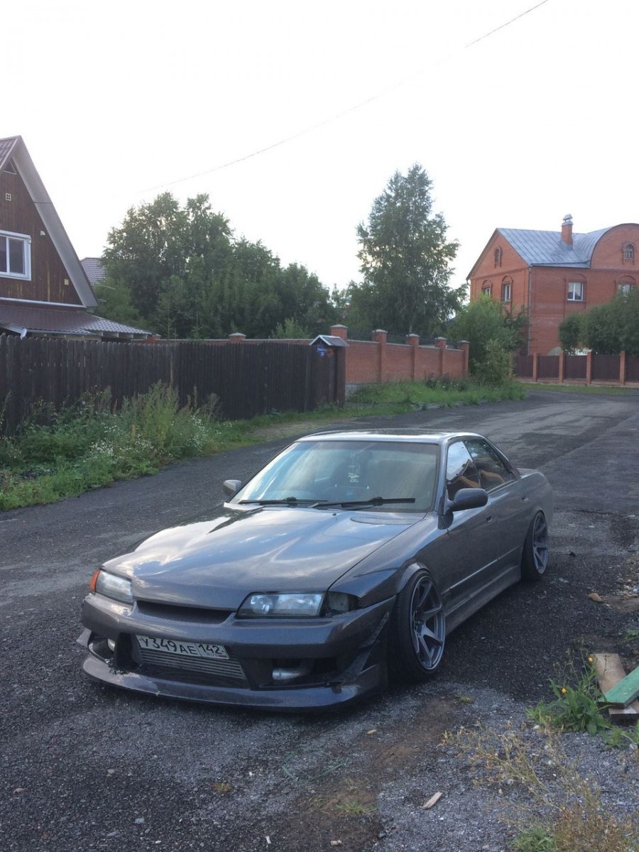Nissan Skyline R32 roues CST Hyper Zero 1 R17 9.5J ET15 215/40 4doors 