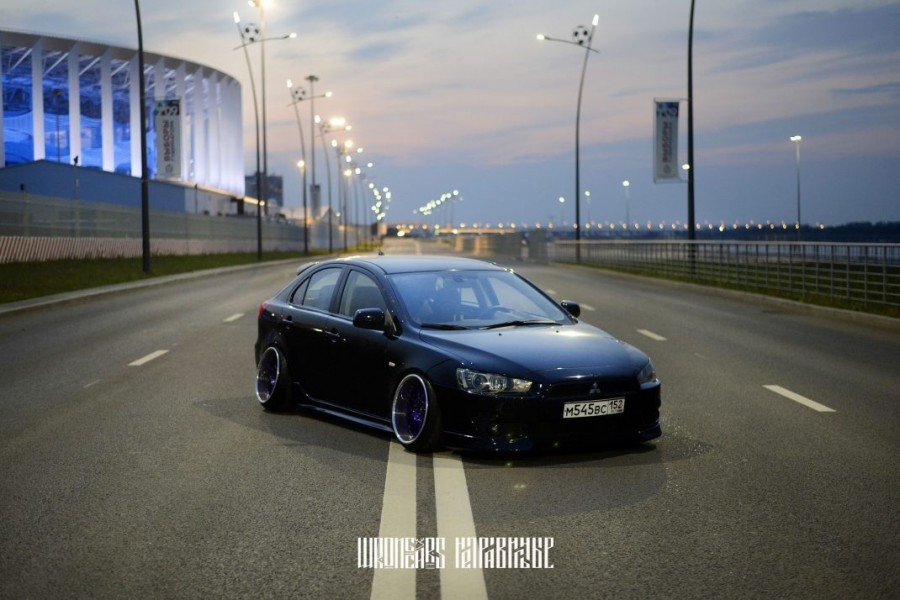 Mitsubishi Lancer X roues Work VS-XX R18 10.5J 215/35 11J
