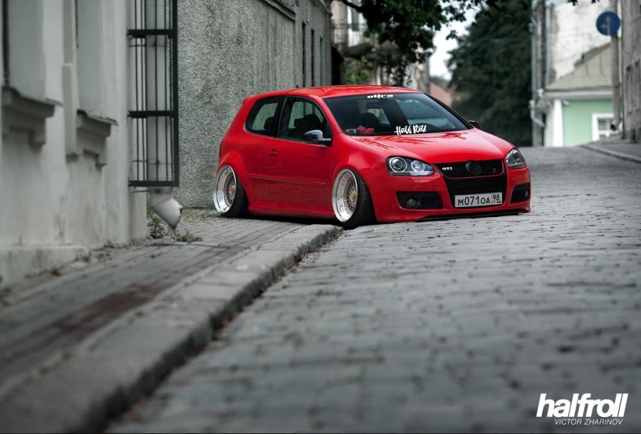 Volkswagen Golf MK5 roues BBS RS R18 10.5J ET6 215/35