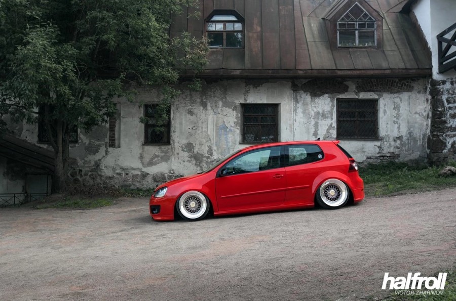 Volkswagen Golf MK5 roues BBS RS R18 10.5J ET6 215/35