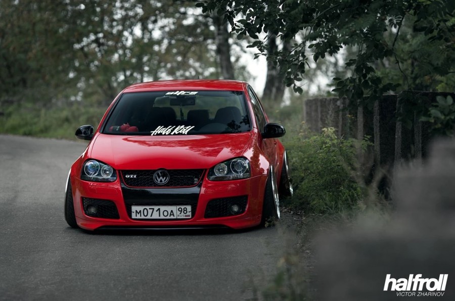 Volkswagen Golf MK5 roues BBS RS R18 10.5J ET6 215/35