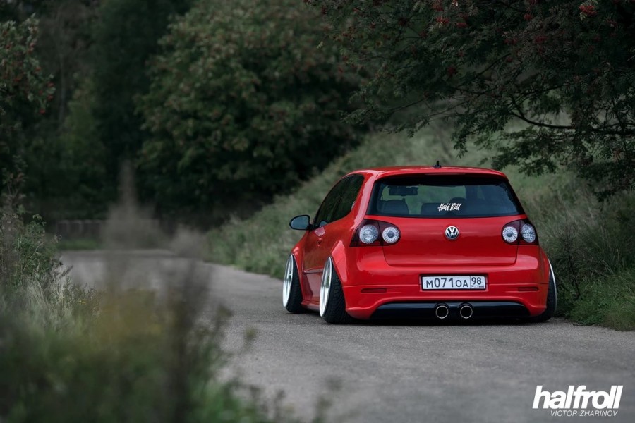 Volkswagen Golf MK5 roues BBS RS R18 10.5J ET6 215/35