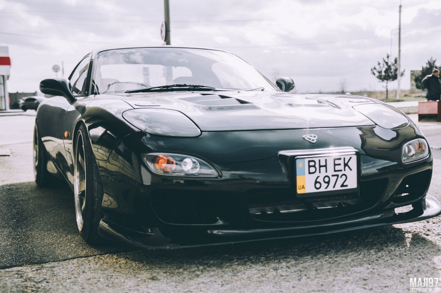 Mazda RX-7 FD roues Rays Volk Racing TE37SL R18 9.5J 225/40 10.5J 255/35