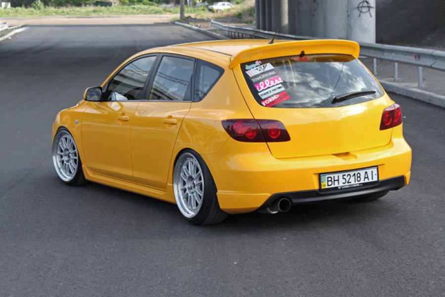 Mazda 3 1re génération roues Enkei RPF1 Type RC R18 8.5J ET42 205/40 9.5J ET45 215/40
