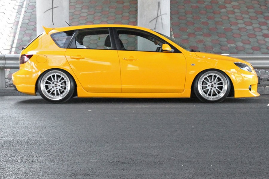 Mazda 3 1re génération roues Enkei RPF1 Type RC R18 8.5J ET42 205/40 9.5J ET45 215/40