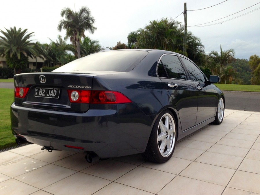 Acura TSX CL9 roues Racing hart R18 7.5J ET42 225/40 8J ET35
