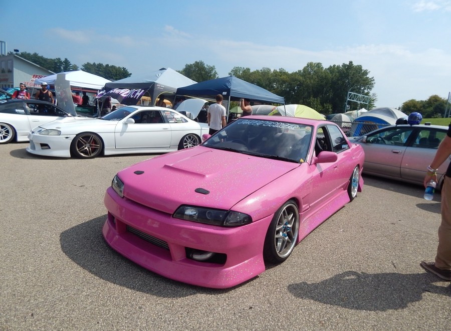 Nissan Skyline R32 roues Blitz BRW Type 03 R18 Sedan 