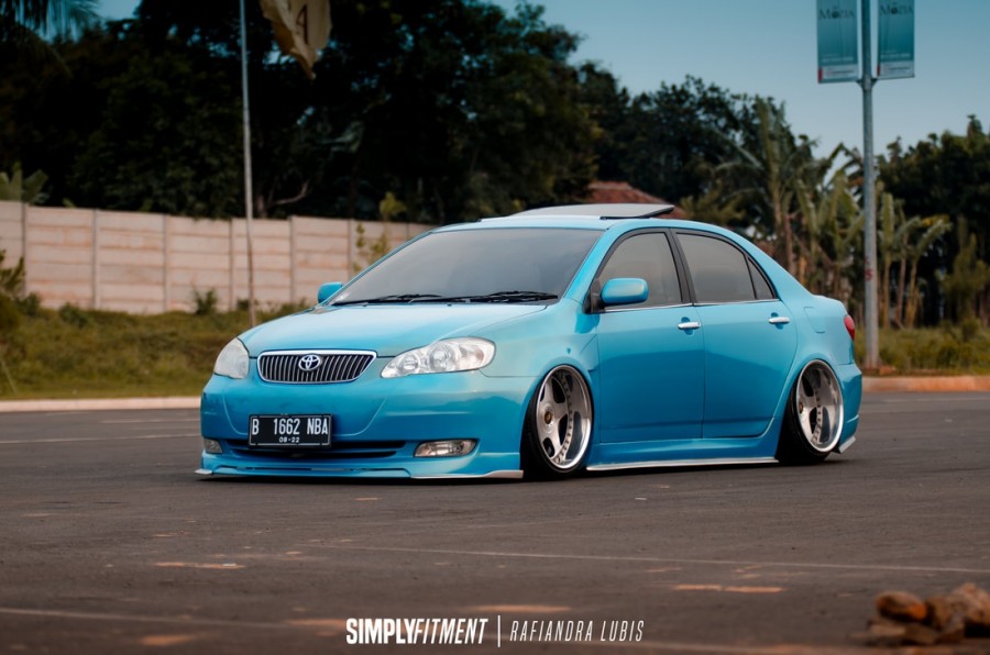 Toyota Corolla E120/E130 roues SSR Koenig Monster