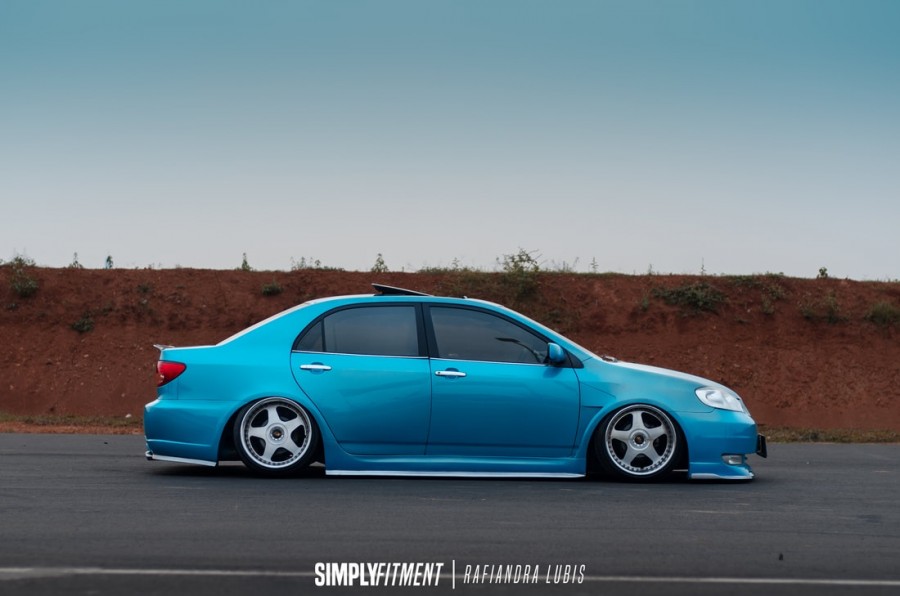 Toyota Corolla E120/E130 roues SSR Koenig Monster