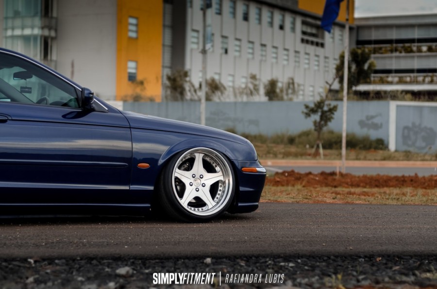 Jaguar S-Type roues Super Star Leon Hardiritt Orden