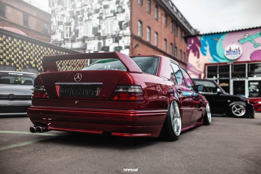 Mercedes-Benz E-Class W124 roues SSR Koenig Monster