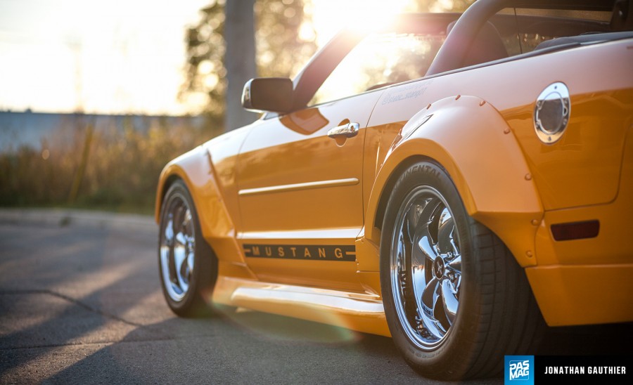 Ford Mustang roues American Racing VN215 Classic Torq Thrust II R18 10J ET45 245/50 275/45