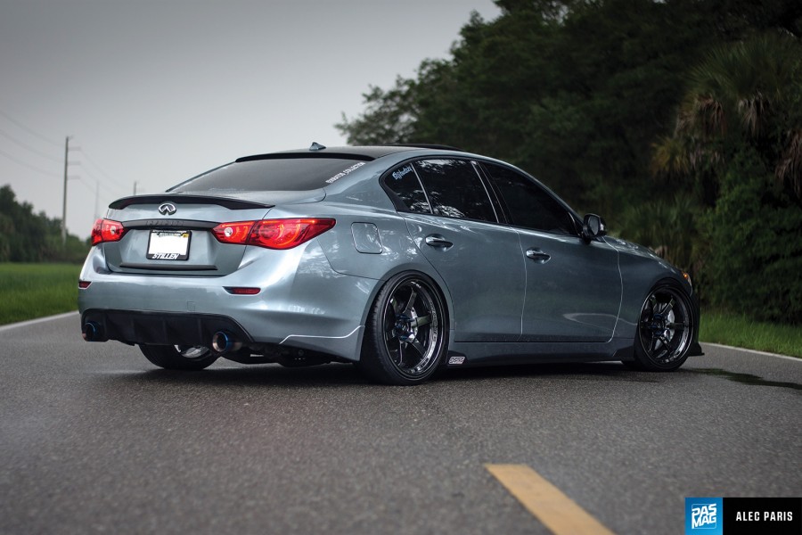 Infiniti Q50 roues Cosmis XT-006R R20 9.5J ET10 255/35