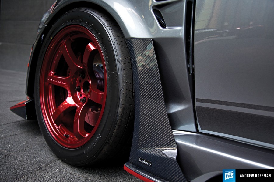 Mitsubishi Lancer Evolution X roues Rays Gram Lights 57DR R18 10.5J ET12 295/35 Final Edition 