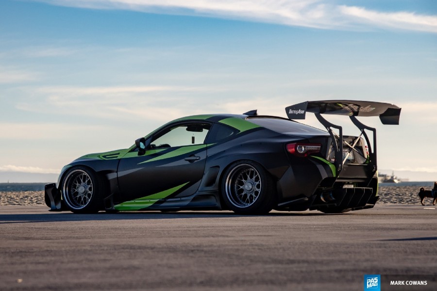 Scion FR-S roues Rotiform LVS R18 10.5J ET-17 255/35 12.5J ET-27 285/35