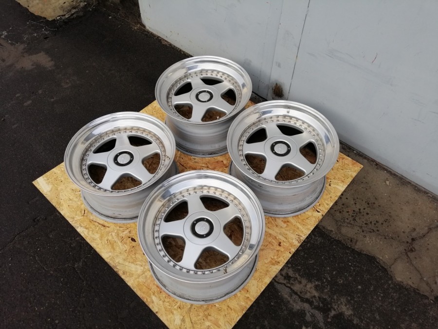 BMW 5 series E60 Sedan roues OZ Racing Futura R19 9.5J 10.5J
