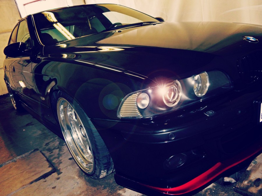 BMW 5 series E39 roues OZ Racing Futura R19 9.5J 10.5J