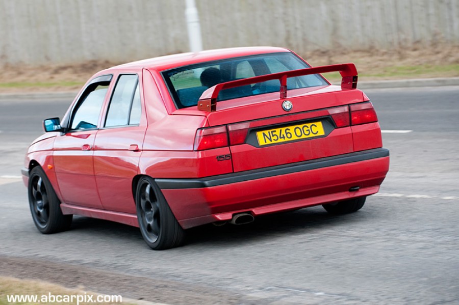 Alfa Romeo 155 roues Compomotive MO R17 7J ET18 205/40 ET13