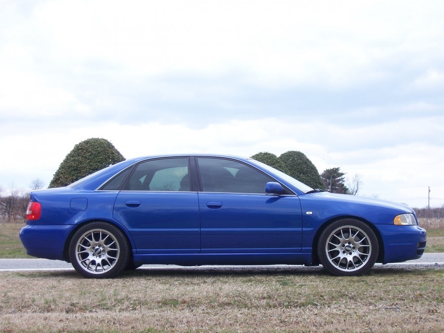 Audi A4 B5 roues BBS CH R17 8.5J ET35 245/40