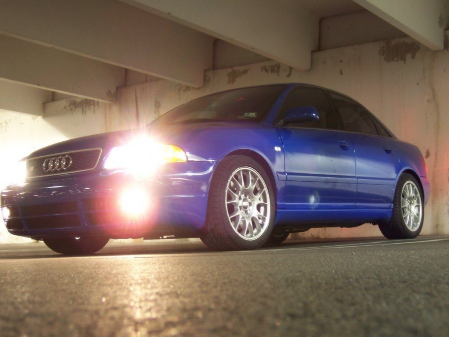Audi A4 B5 roues BBS CH R17 8.5J ET35 245/40