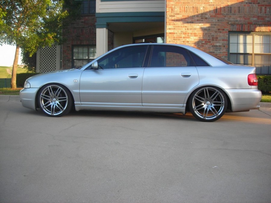 Audi A4 B5 roues Stratmosphere RS4 R19 8.5J ET45 225/35