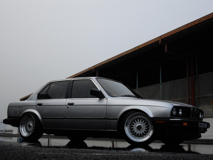 BMW 3 series E30 roues BBS RS R17 8.5J ET8 205/45 9.5J 215/45