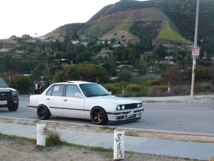 BMW 3 series E30 roues Brock B1 R16 9J ET15 215/40