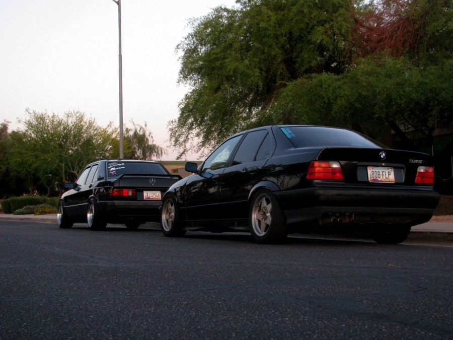 BMW 3 series E36 roues Momo typ 4228 R16 7J ET11 205/50