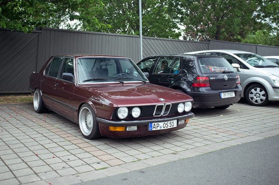 BMW 5 series E28 roues Remotec A R16 9J ET9 215/40 Zic 