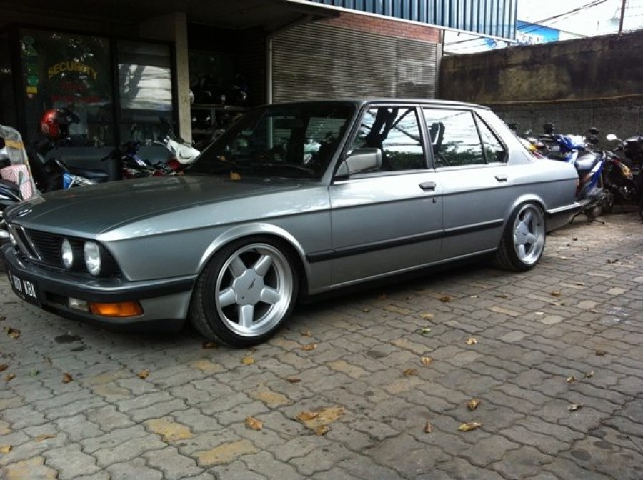 BMW 5 series E28 roues AC Schnitzer Type 1 R17 8.5J ET13 205/45