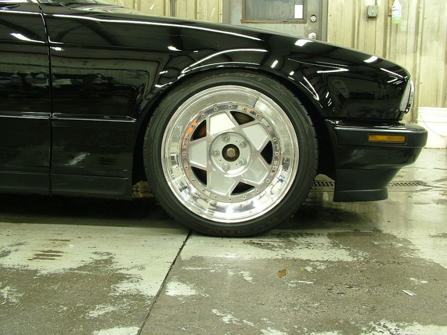 BMW 5 series E34 roues Hayashi Racing Equipment 505 R17 8.5J ET-9 215/45 10.5J ET7 255/40