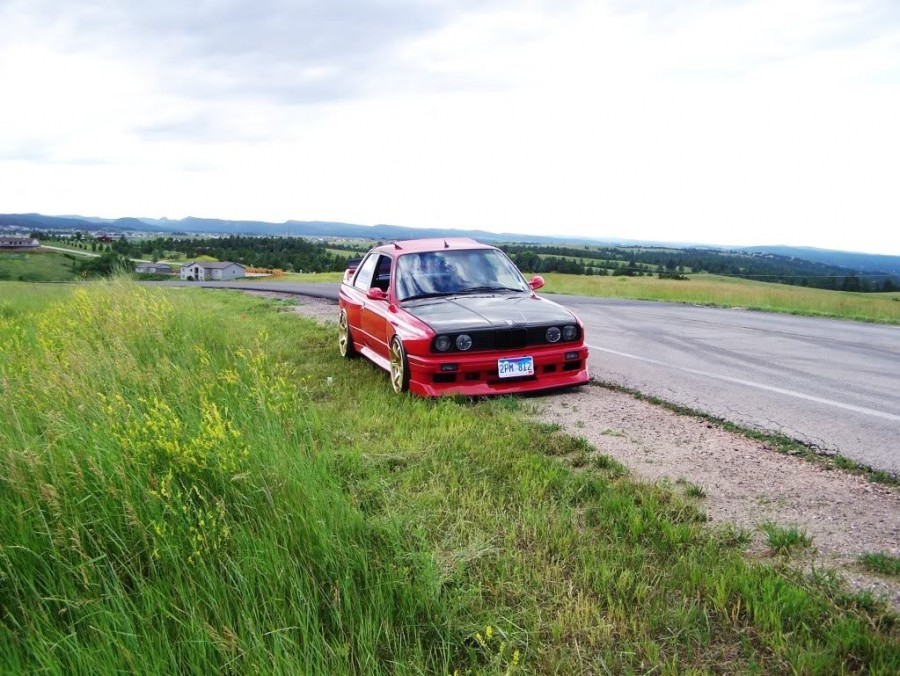 BMW 3 series E30 roues Advan Yokohama RG II R18 9J ET21 215/35 10J ET25 245/35