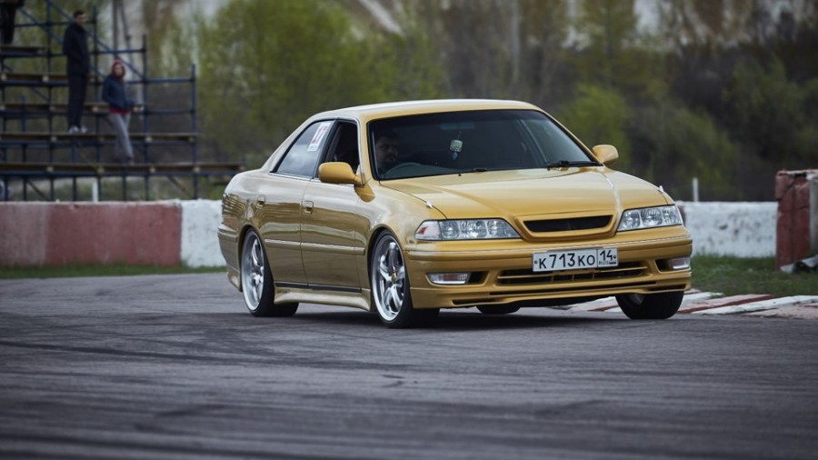 Toyota Mark II 100 roues Rays Payton Place R18 8J ET35 9J ET37
