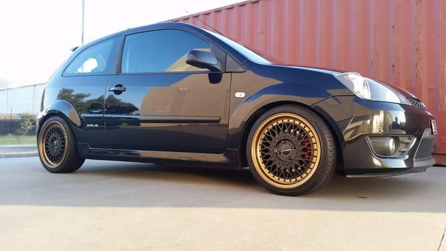 Ford Fiesta roues Avant Garde M220 R17 7.5J ET40 205/40