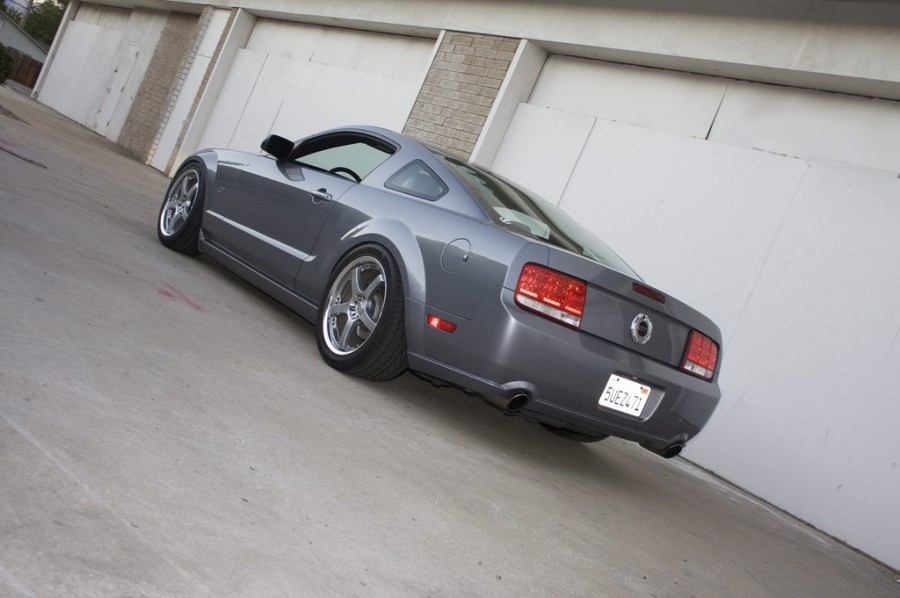 Ford Mustang roues RoJa R2-5 R19 9.5J ET44 255/40 275/40