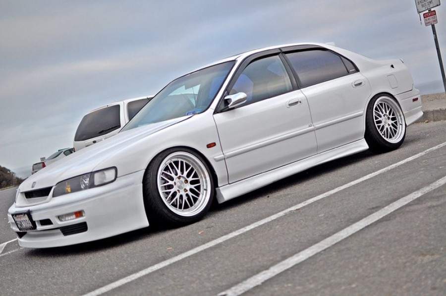 Honda Accord 5e génération roues Varrstoen ES 1.1.1 R18 9.5J ET22 225/40