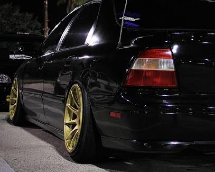 Honda Accord 5e génération roues XXR 527 R17 9.75J ET25 215/40