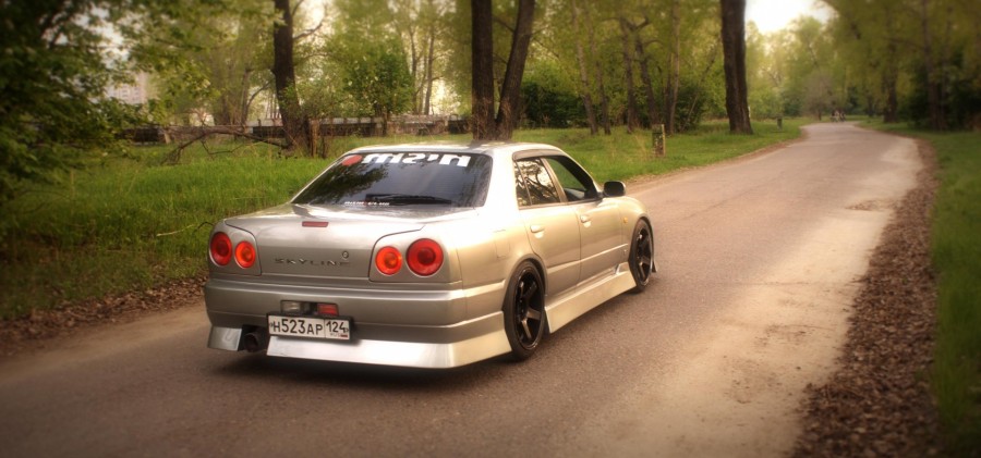 Nissan Skyline R34 roues M2 Hanbai DT-05 R18 9.5J ET20 225/40 10J ET30 245/40
