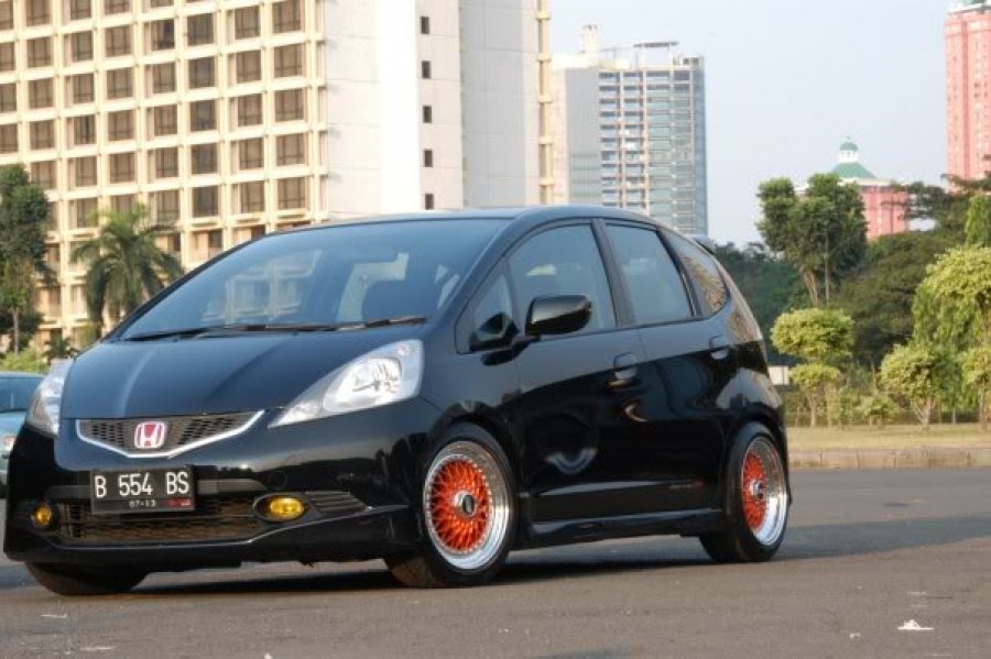Honda Fit 2e génération roues BBS RS R16 7J ET42 195/50 8J ET27
