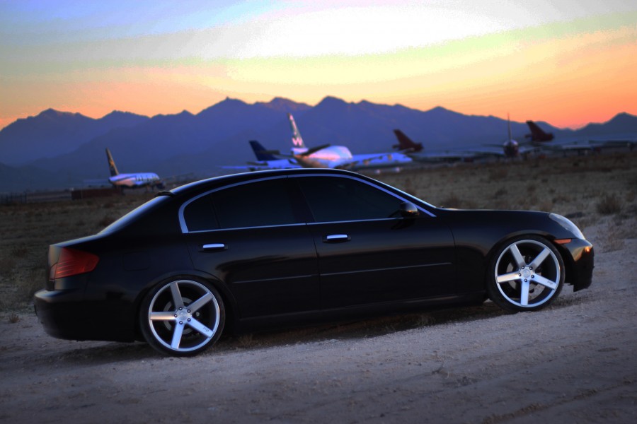 Infiniti G35 Sedan roues R20 8.5J ET35 225/35 10.5J ET30 255/30