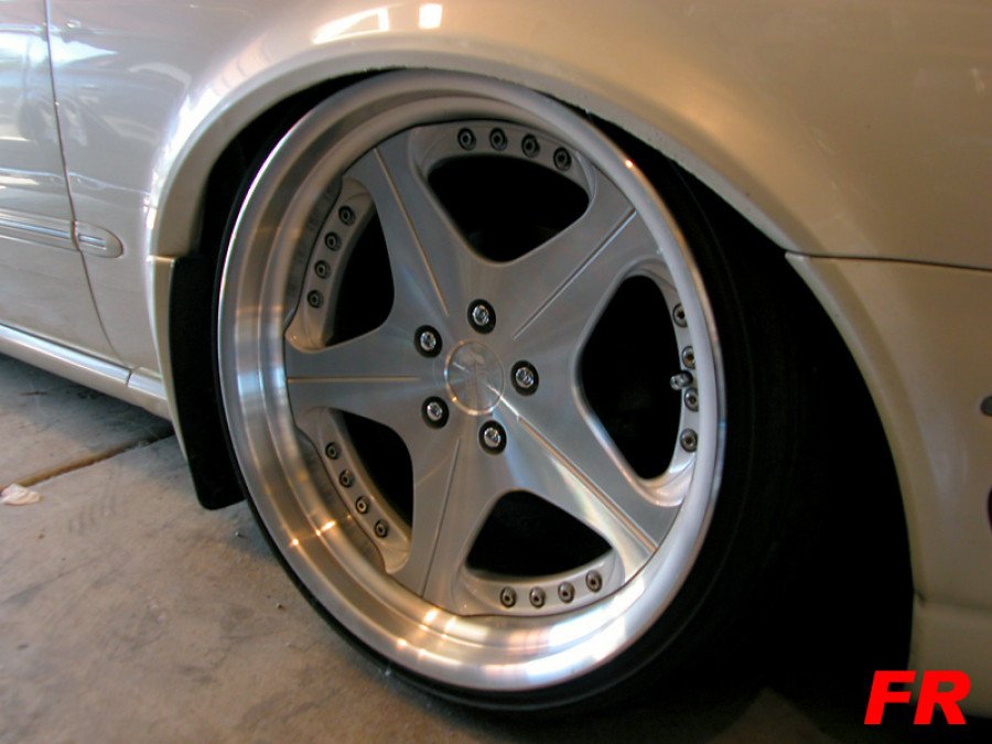 Infiniti Q45 roues Super Star Leon Hardiritt Orden R19 10J ET15 225/35 11J ET6 245/35