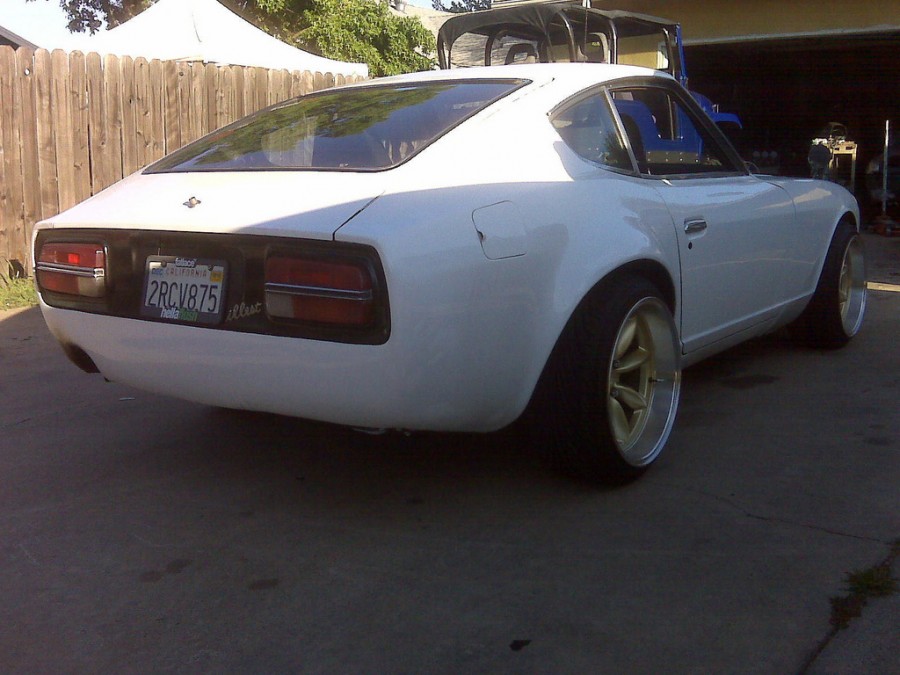 Datsun 240Z roues Rota RB-R R17 9.5J ET-19 205/40