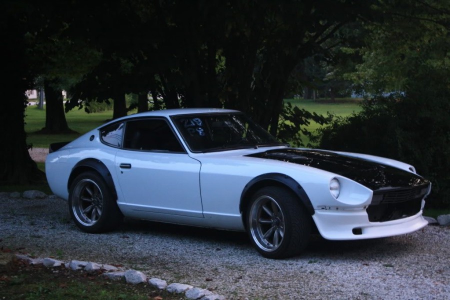 Datsun 280Z roues Rota RB-R R17 9J ET-13 255/40 9.5J 275/40