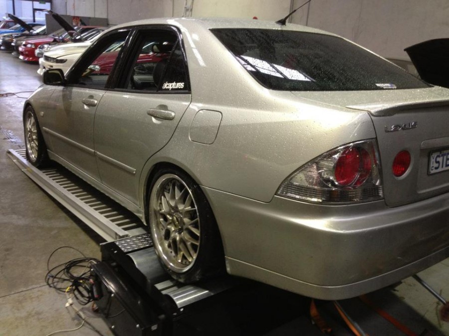 Lexus IS XE10 roues Rays Volk Racing Evolution 3 R18 8.5J ET35 215/40 9.5J 225/40